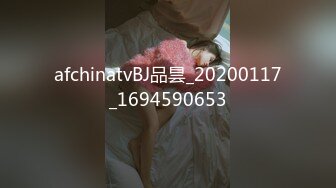 国产CD系列伪娘曦曦新作  哥特洛丽塔写字楼广场露出飞机射在RBQ袜