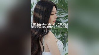 原创沙发上的丝袜少妇