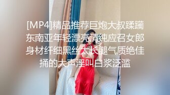 家庭攝像頭TP偷拍居家私密生活要行房事突然回來人了慾望少婦邊看小電影邊用口紅自慰