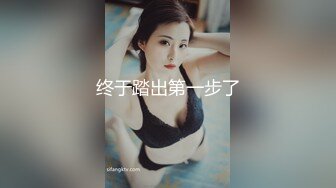 [MP4/ 1.26G] 爆乳眼镜小美女 抽插小嘴活一流 怼入小穴爆操 无毛骚穴尽情大力输出 美女很耐操