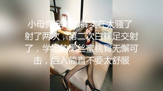 给新娘化妆的化妆师