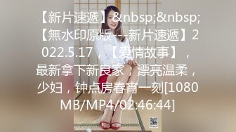 很优雅的美女，走路特有气质，等她靠近厕所，我忍不住啦，前面拍旁边拍上面拍，尿完发现美女开路虎，牛！