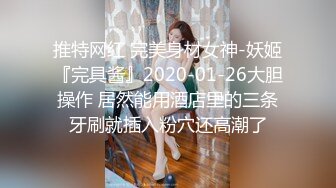 商场女厕全景偷拍12位年轻的小妹 (1)