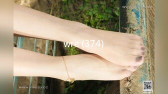 绝对领域LY-028美少女的肉欲直播间